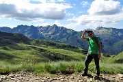 16 Vista sulla Valle di Carisole e verso i monti dei Laghi Gemelli